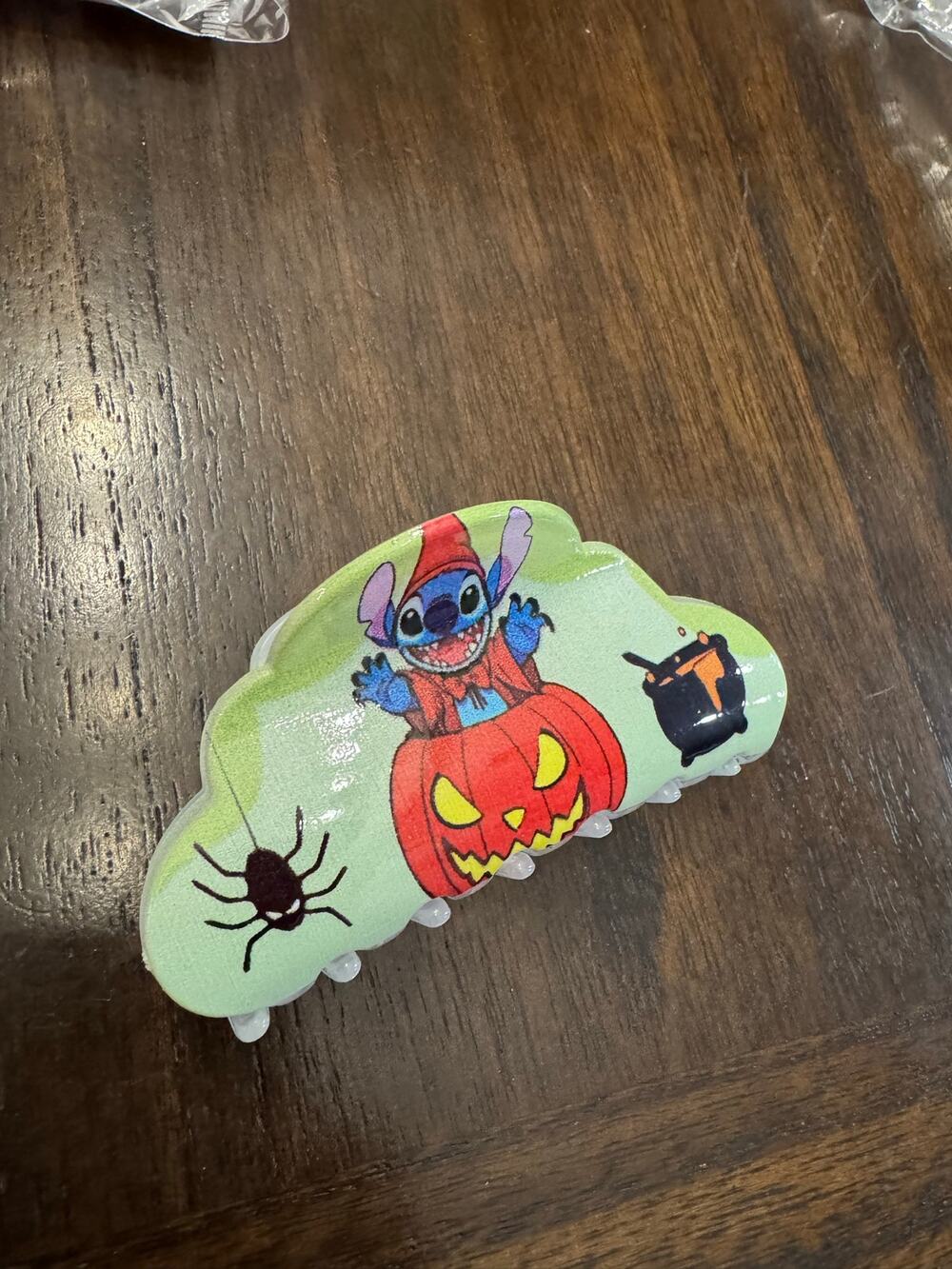 Disney Stitch Halloween hair clip with Stitch in a witch hat
